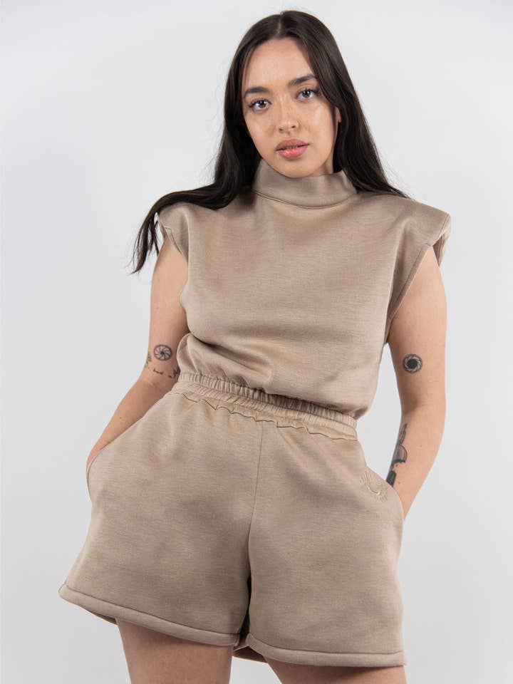 MARTE MODEL - nøgen for engroshandel hos Moontracksuit