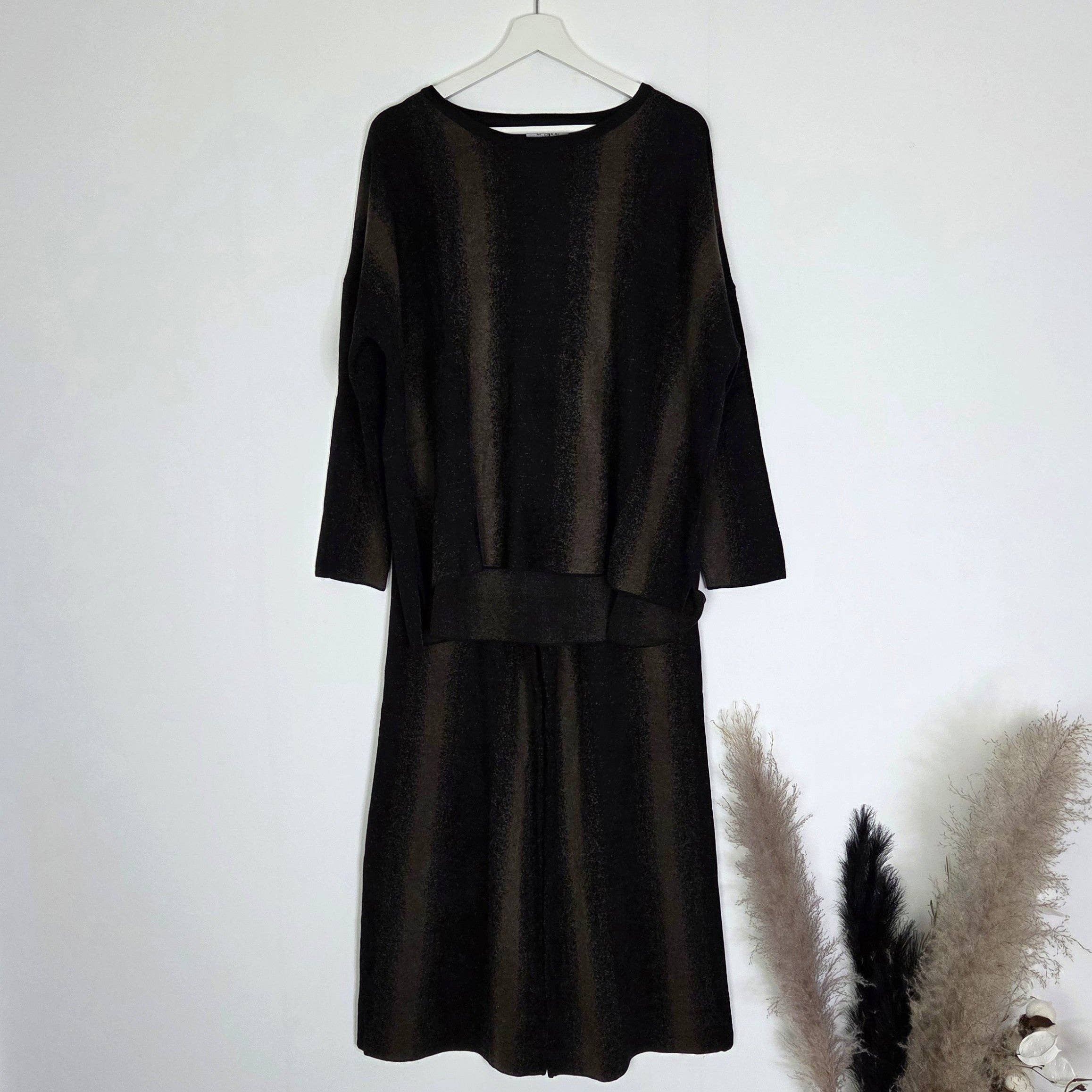 Tempest Designs – Conjunto de top e saia - Mulher por atacado – Conjunto de malha Quality Co-Ord com design de linhas sombreadas horizontais (L)1