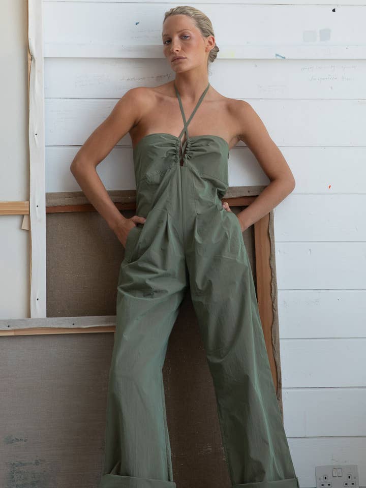 Combinaison Helg verte en coton texturé vert sauge pour la vente par TEIJA