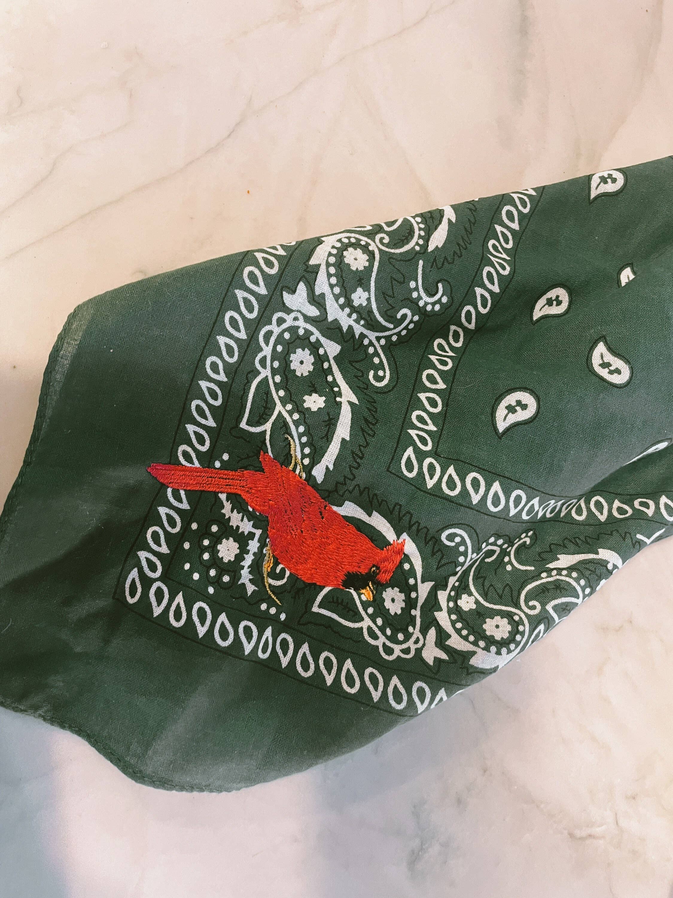 Little Lamb Designs - Vente Bandana – femme - Bandana avec oiseau brodé | Broded Robin, Cardinal3