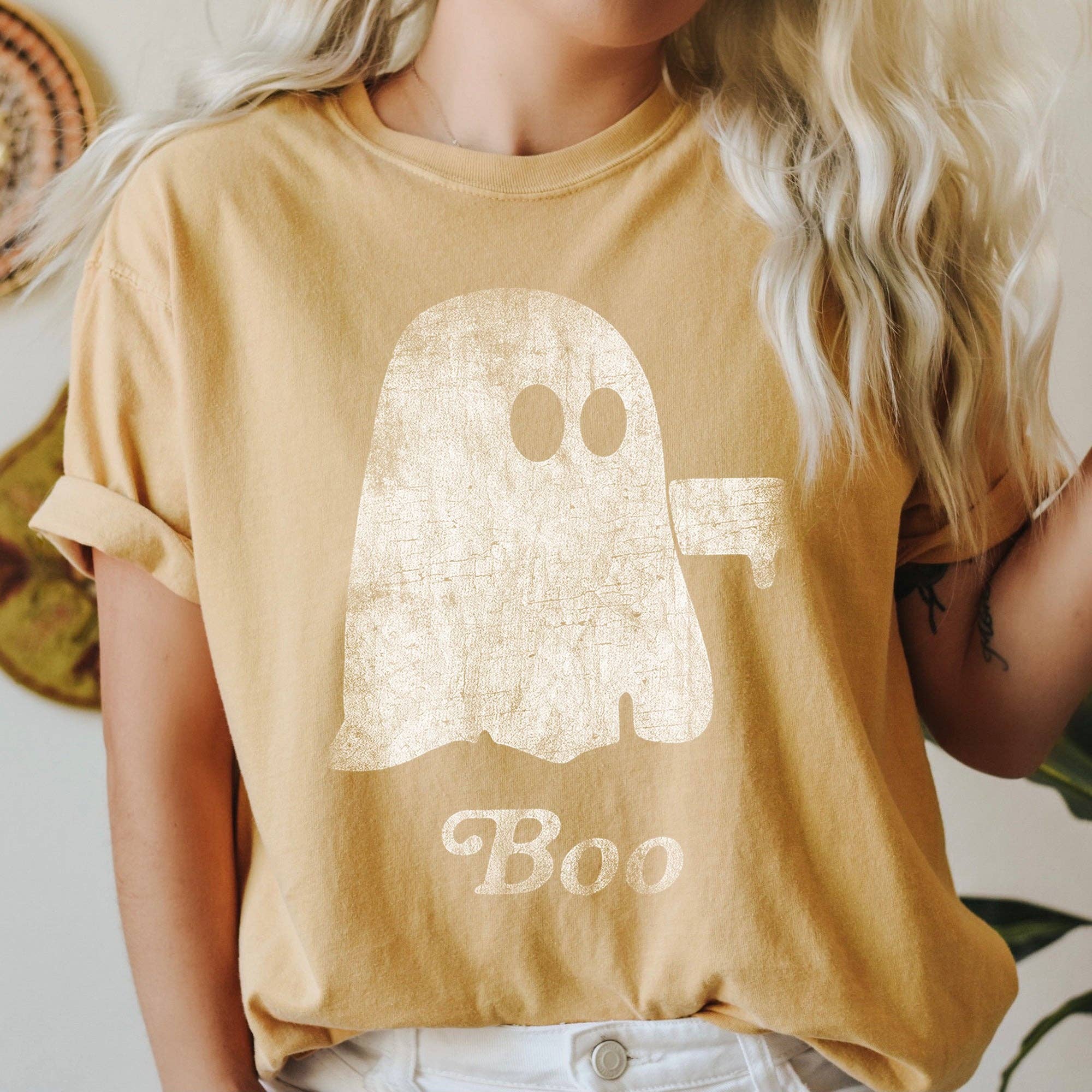 Refinery Number One LLC – T-shirt estampada - Mulher por atacado – T-shirt Boo Retro Ghost Branca Estampada2