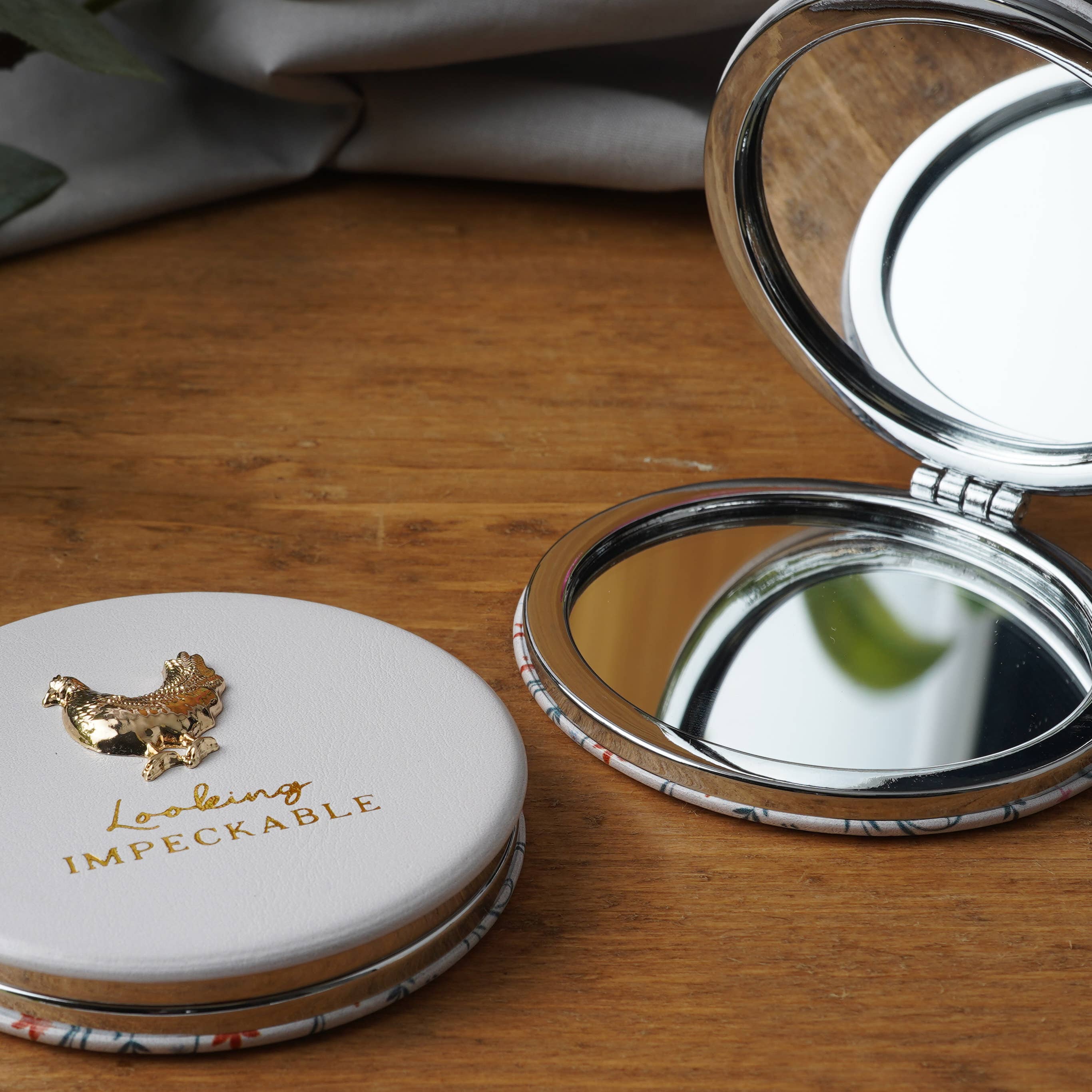 CGB Giftware - Wholesale Compact Mirror - Bramble Farm Chicken Compact Mirror In Gift Box1