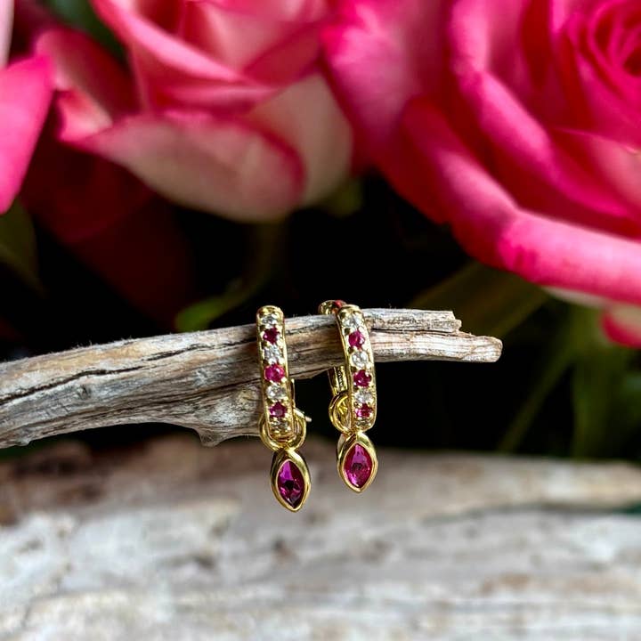 Orecchini a Cerchio Pendenti in Zirconia Cubica Placcati in Oro 18ct - Disponibili in Due Colori per la vendita all'ingrosso da parte di Ocean Ripples