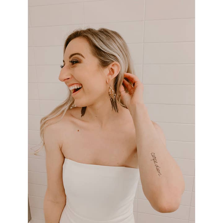 Tatouage de calligraphie Temp Carpe Diem | Tatouage de peau et de chapeau pour la vente par Words for a Season