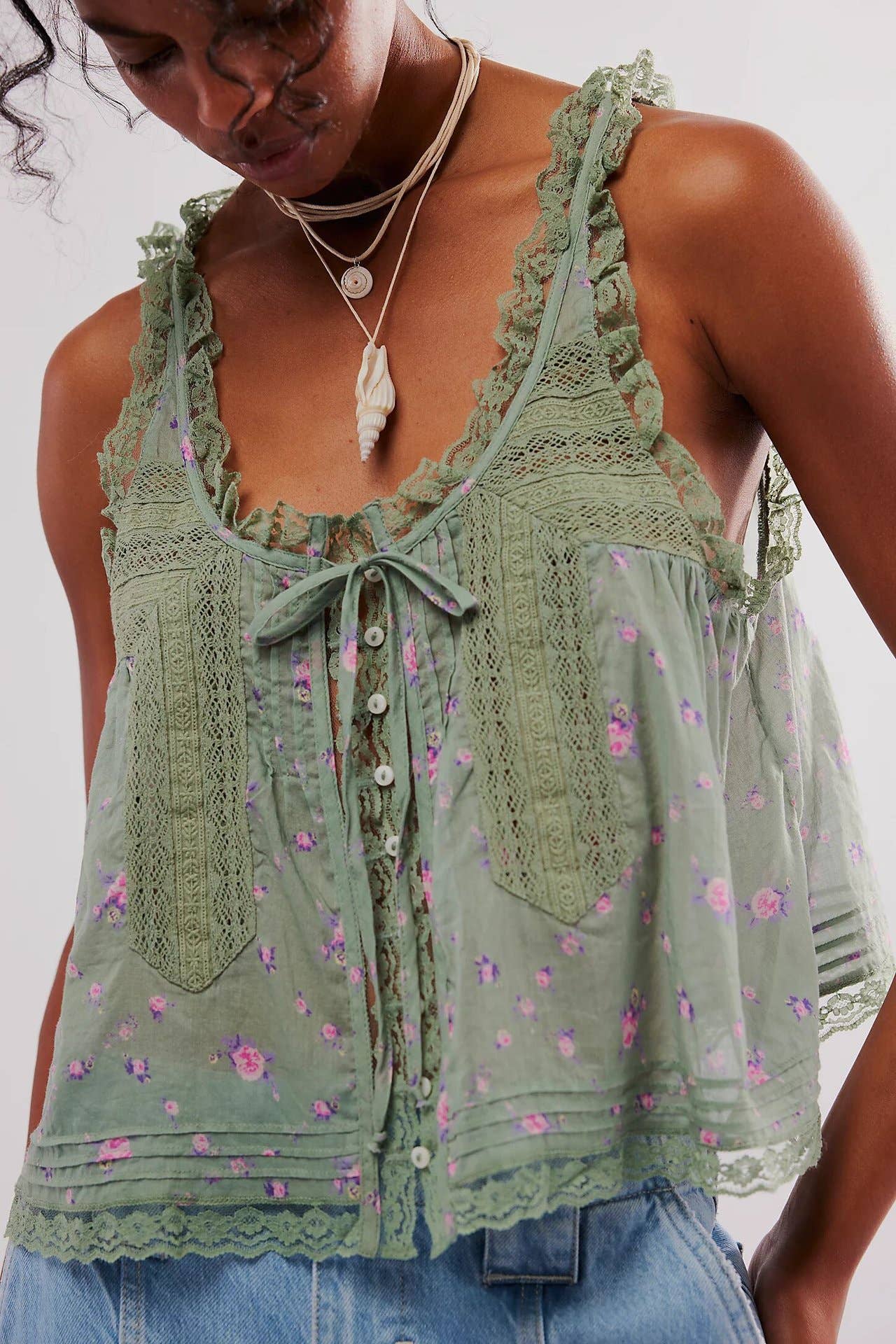 Rosa Clothing - Wholesale Tank Top - Women's - Y2K Sexy Lace Patchwork Buttons Camisole16