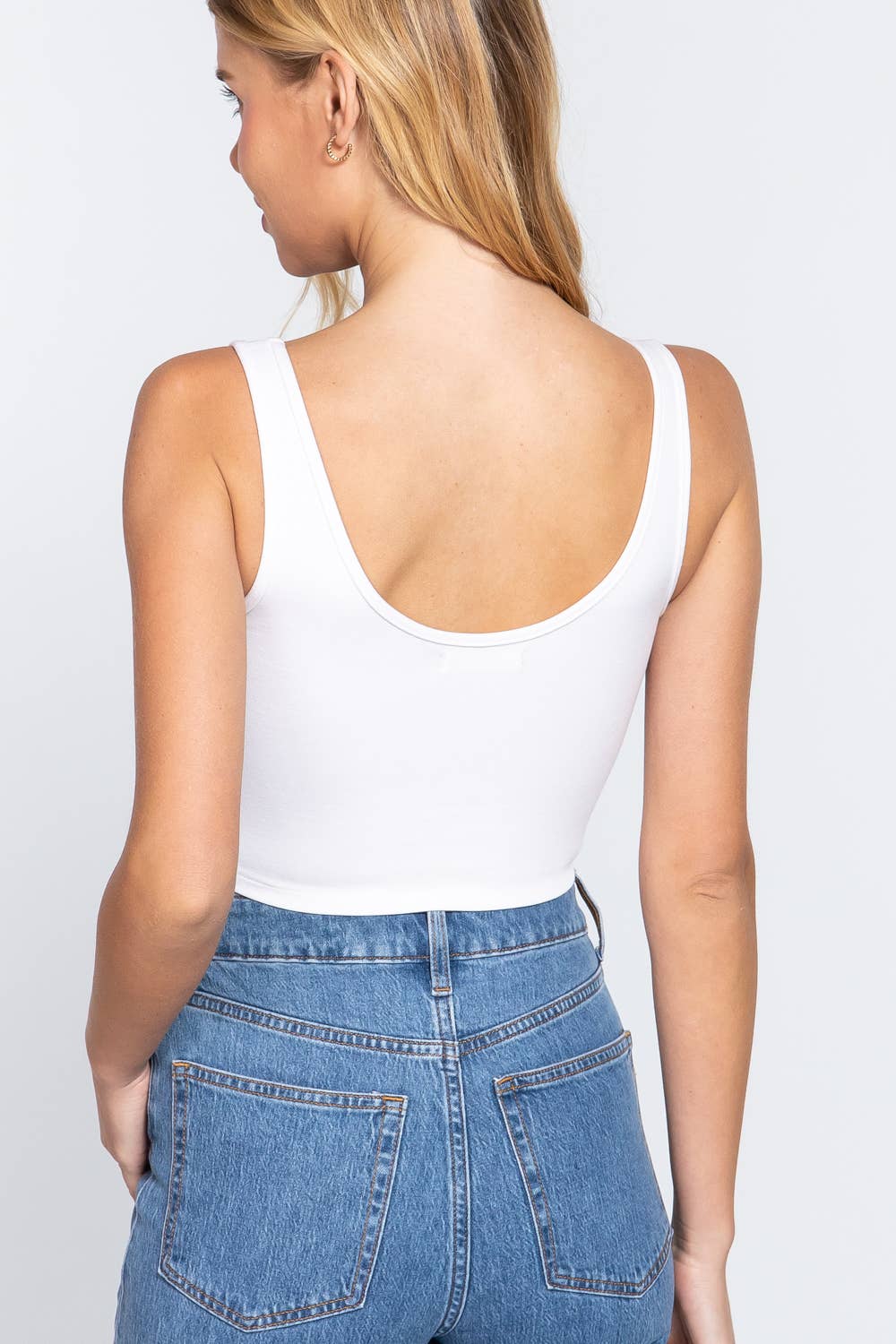 Active Basic | Active USA - Venta al por mayor Jersey corto de punto - Mujer - Top de punto sin mangas con dobladillo curvo y detalle de forro  22