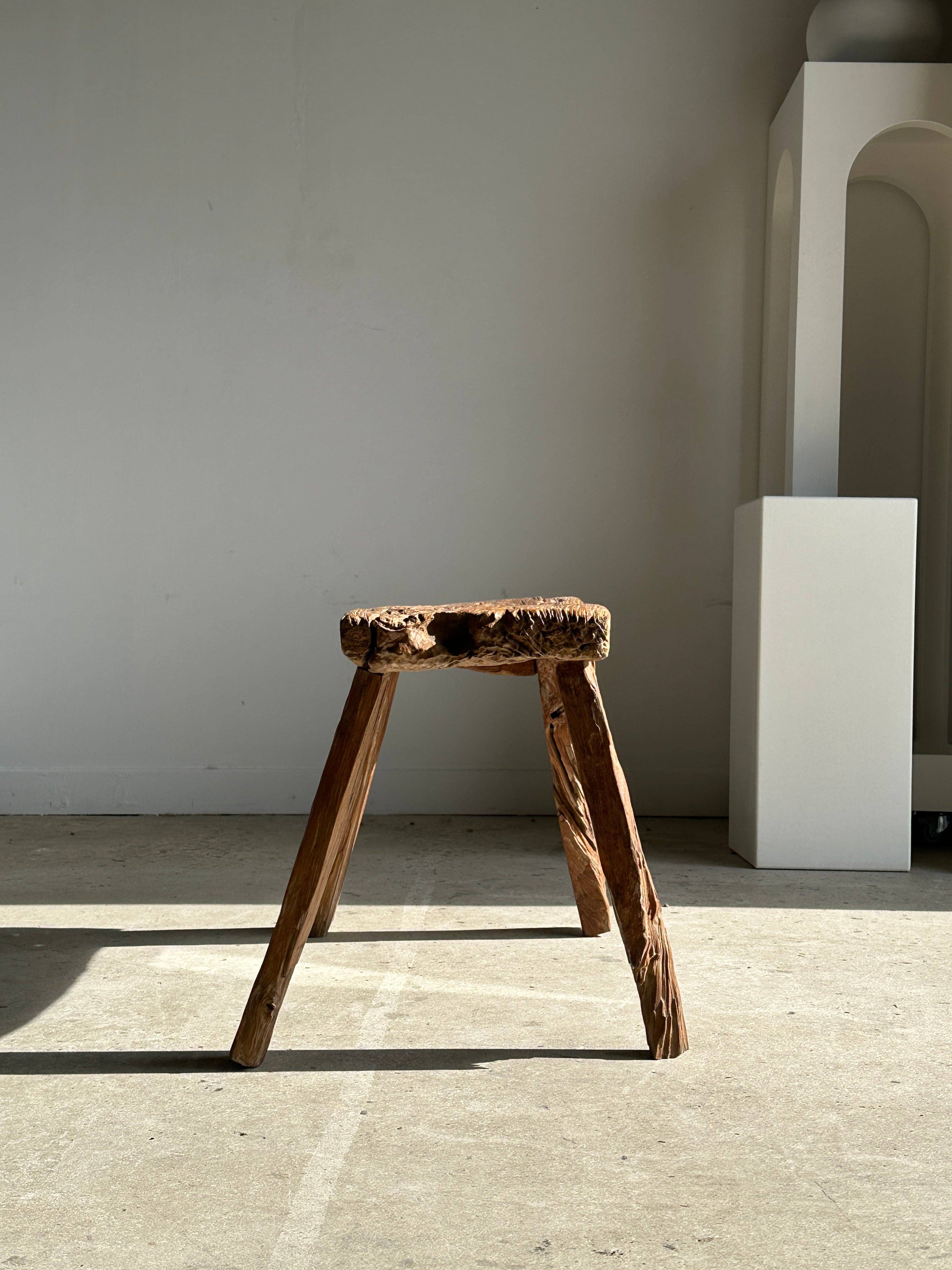 Office Objets - Wholesale Bench - Small organic bench in upcycled Asian teak quadripod openwork seat - Matahari28
