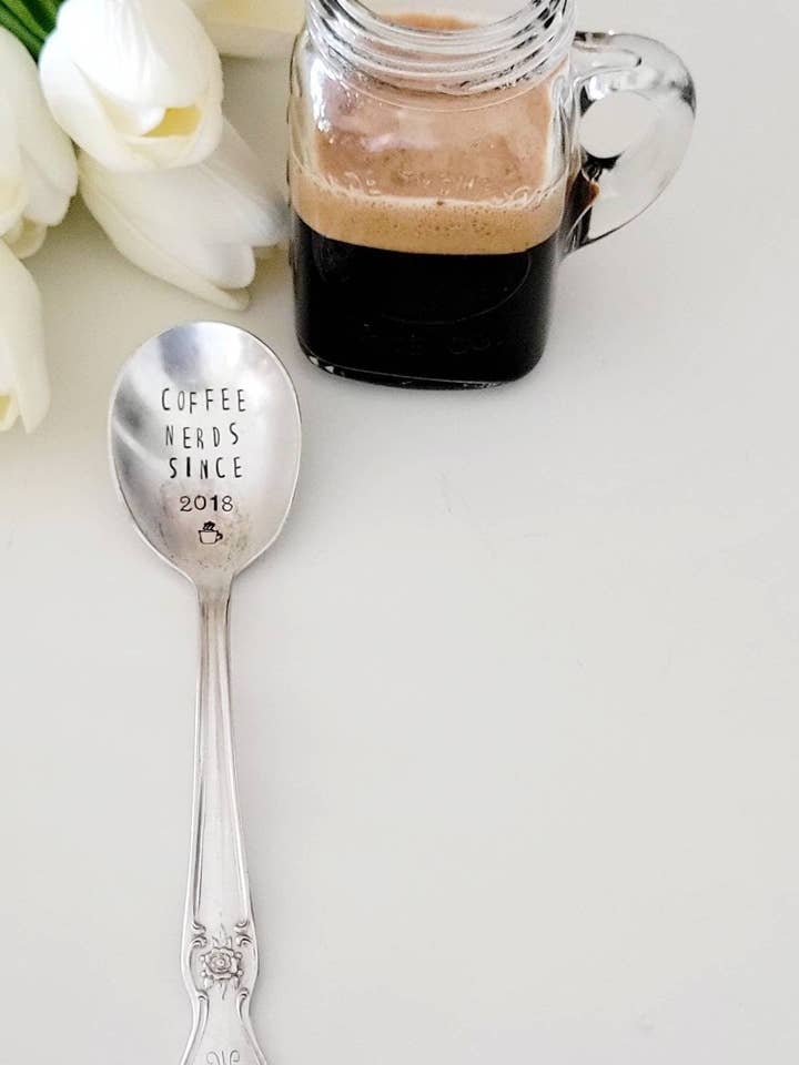 Coffee Nerds op maat voor wholesale door Wandering Tulips