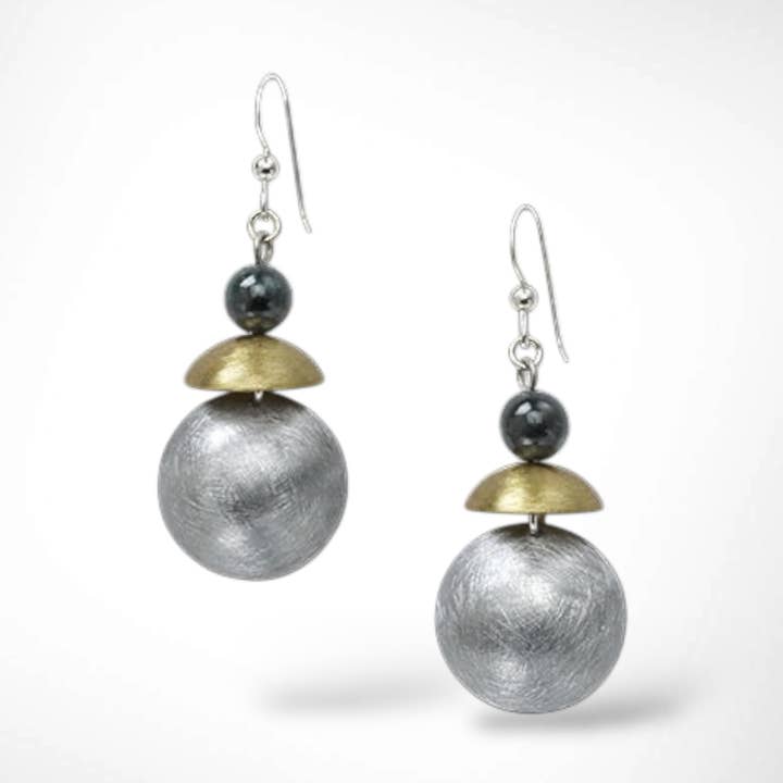 Boucles d'oreilles pendantes en métal mixte ludiques POND avec options de perles métalliques et d'accent de la collection SCULPTURAL pour la vente par Chick Boss LLC