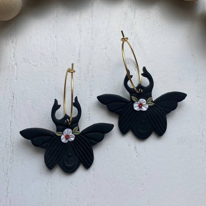 Beetle Hoops, Fimo-Ohrringe, Blumenohrringe für den Großhandel von Amber Rae Studio