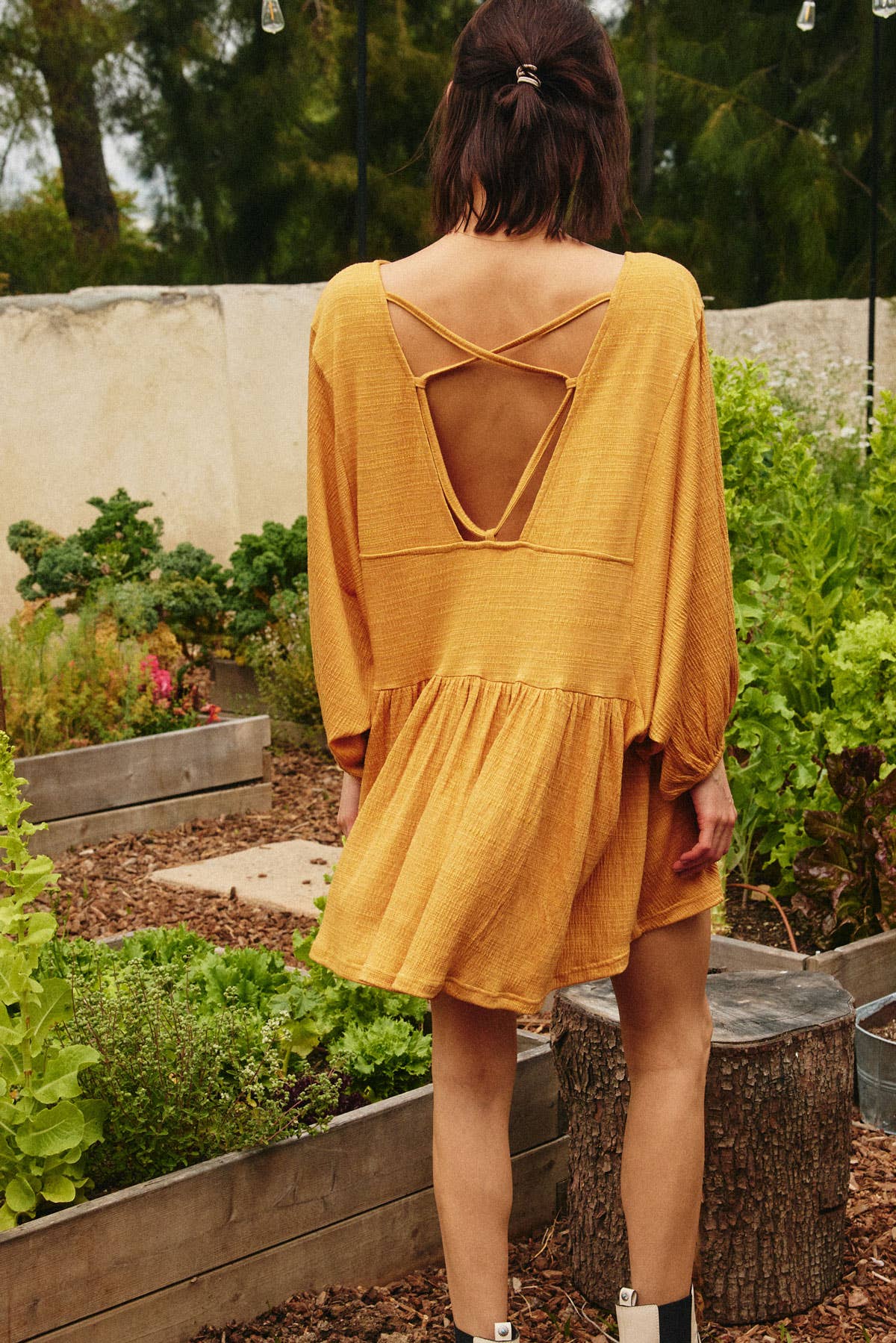 Lara Daisy - Vente Robe – femme - Mini-robe surdimensionnée en jersey texturé à dos croisé2