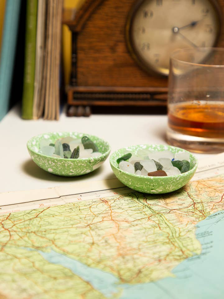 Vasi Green Pinch per la vendita all'ingrosso da parte di Rose Works LDN