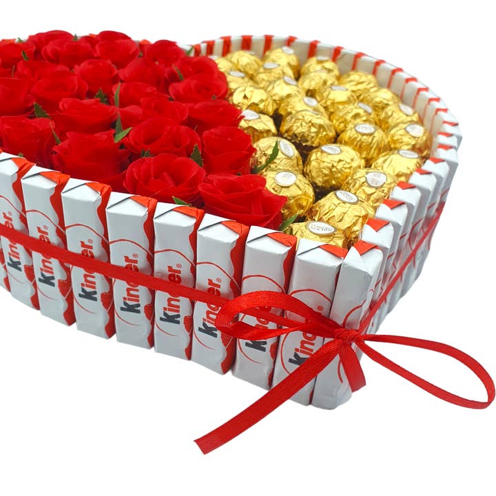 IAMI - Vendita all'ingrosso Confezioni di cioccolatini - Cuore Ferrero Rocher con Rose Rosse Artificiali e Cioccolatini, 30 cm5