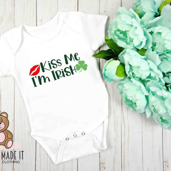 Embrasse-moi je suis irlandais pour la vente par Minnie Made It