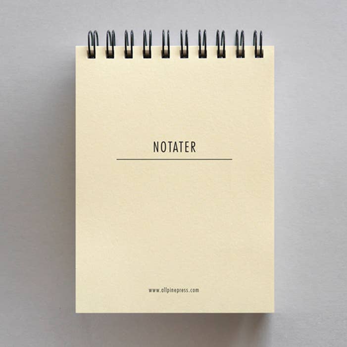 Lille spiralbundet notesblok for engroshandel hos All Pine Press