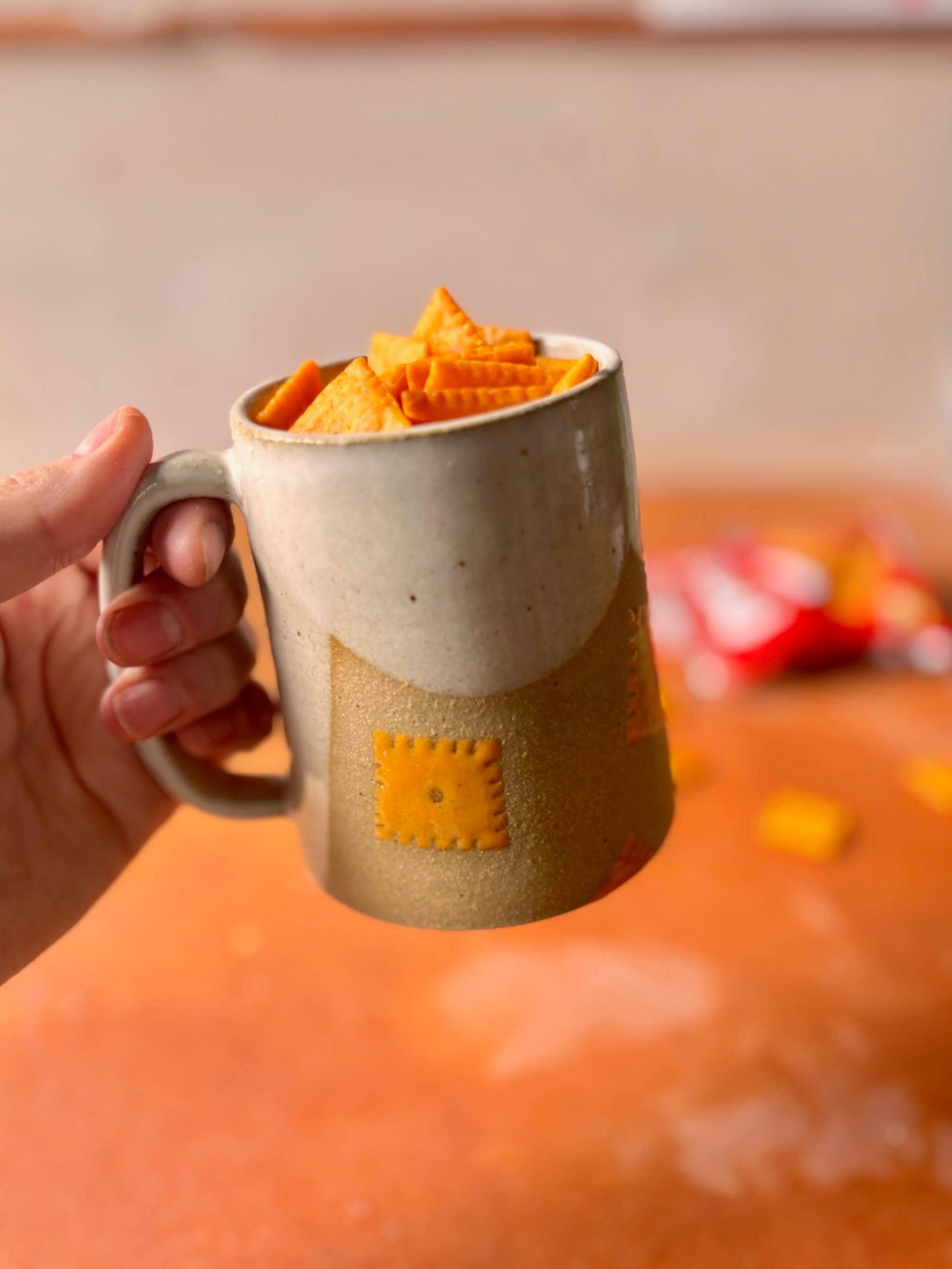 ROB Ceramics – wholesale Kaffekoppar – Cheez It Mugg Handgjord Keramik9