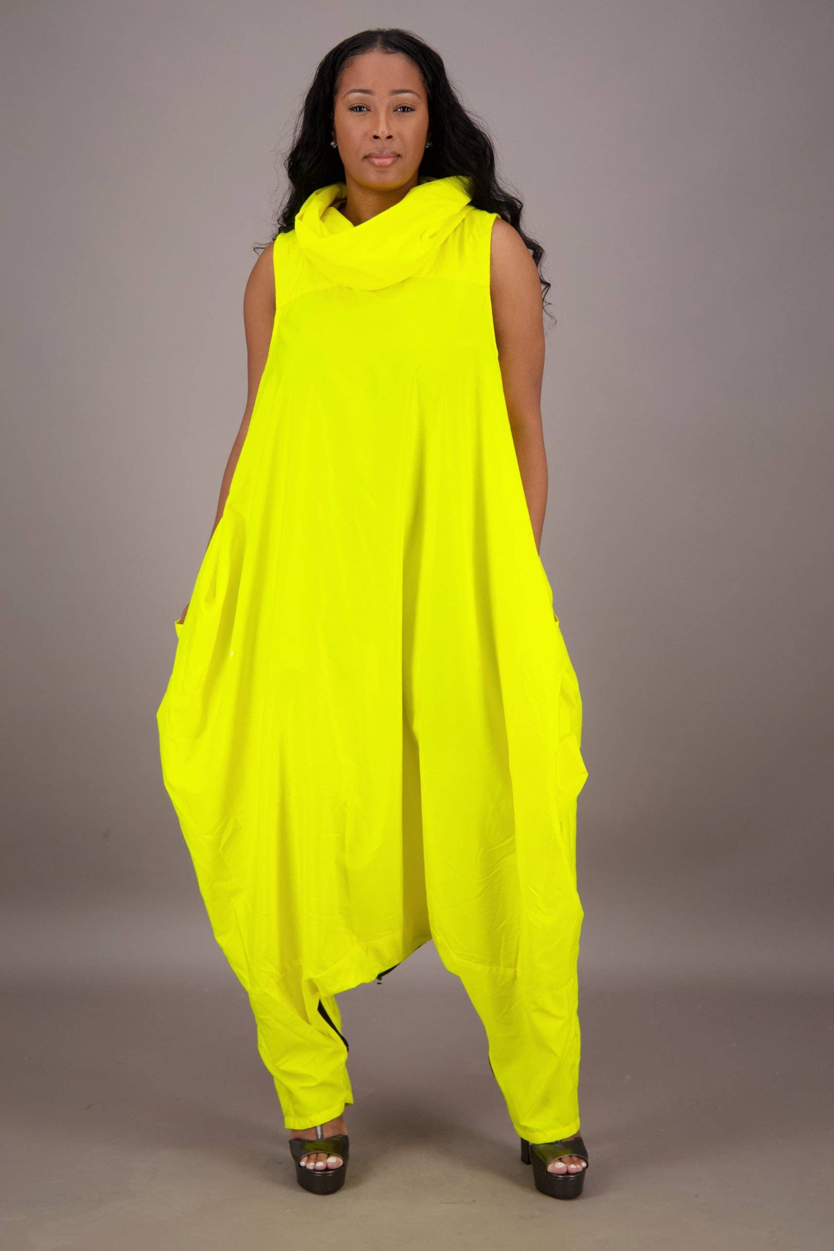 Advance Apparels - Wholesale Jumpsuit - Dames - Voorhoofd Jumpsuit met Capuchon en Effen Kleur AJ-2508013