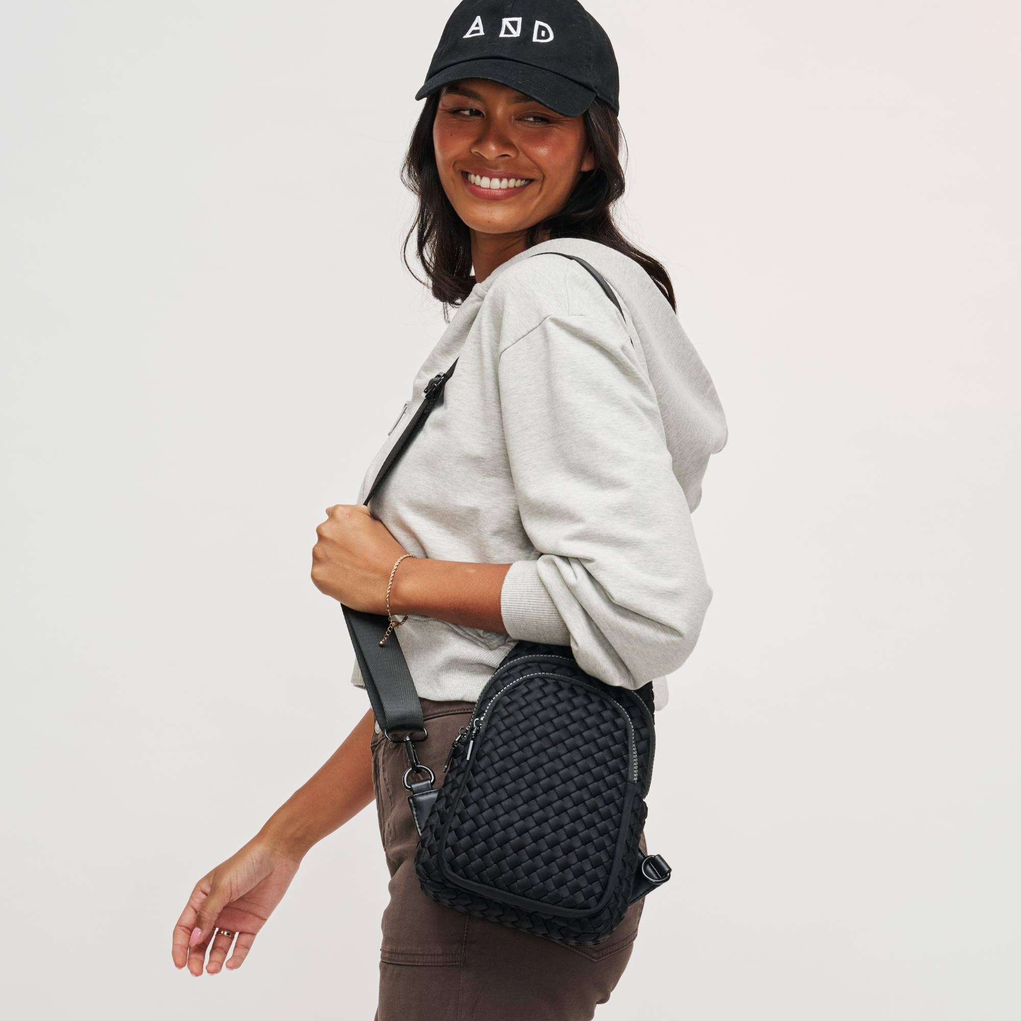 Sol and Selene - Vendita all'ingrosso Zaino - Donna - Zaino a tracolla in neoprene intrecciato Oltre l'Orizzonte1