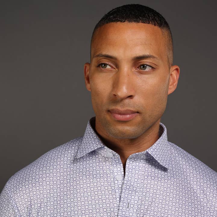 Polo à col semi-ouvert Scottsdale Navy Spheres pour la vente par Collars & Co.