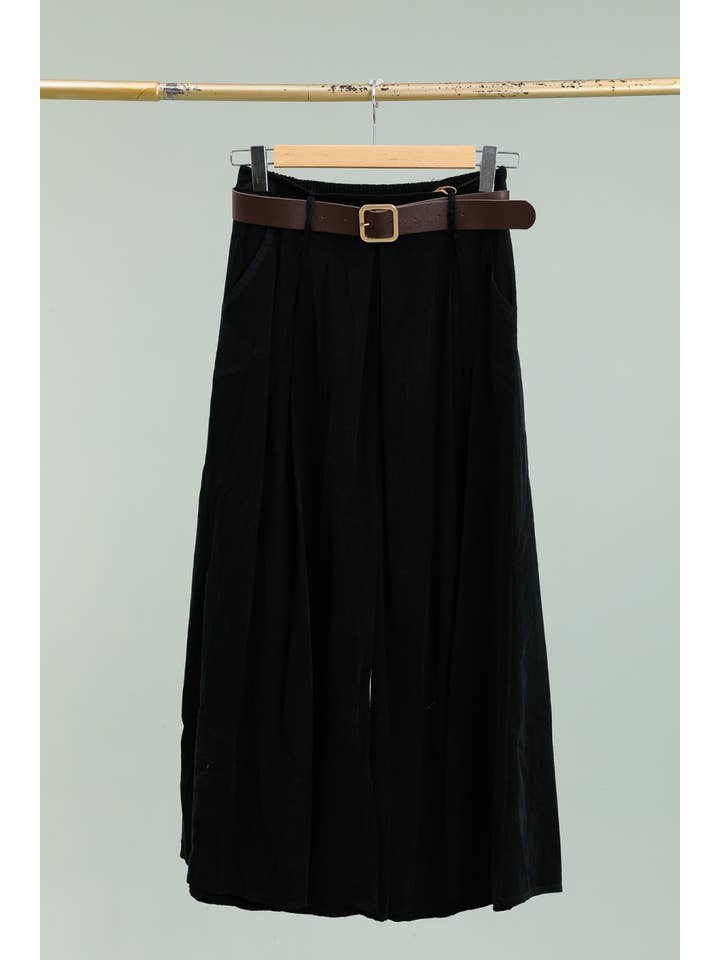 LÉA & LUC - Wholesale Pants - Women's - Cotton velvet trousers with belt REF. 36522