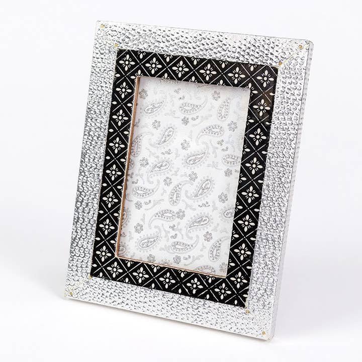 Black and Silver Photo Frame for wholesale by Globe Enterprise