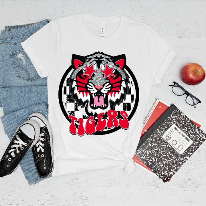 Tigri mascotte della scuola Bella Canvas per la vendita all'ingrosso da parte di Southern Comfort Boutique