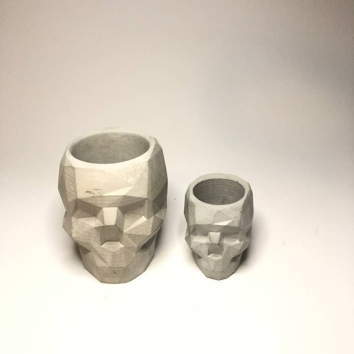 NATURAL BY HAGELSIEB – wholesale Plant pot – CONCRETE MINI SKULL
