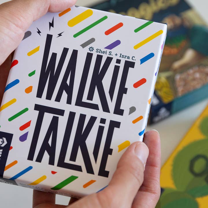 Devir Games - Wholesale Card Game - Walkie Talkie (Devir Pockets)7