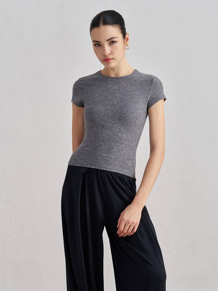 91thelabel – wholesale Athletic top – Women′s – Tessa Crew Neck Sculpting Short Sleeve Active Top T-Shirt3