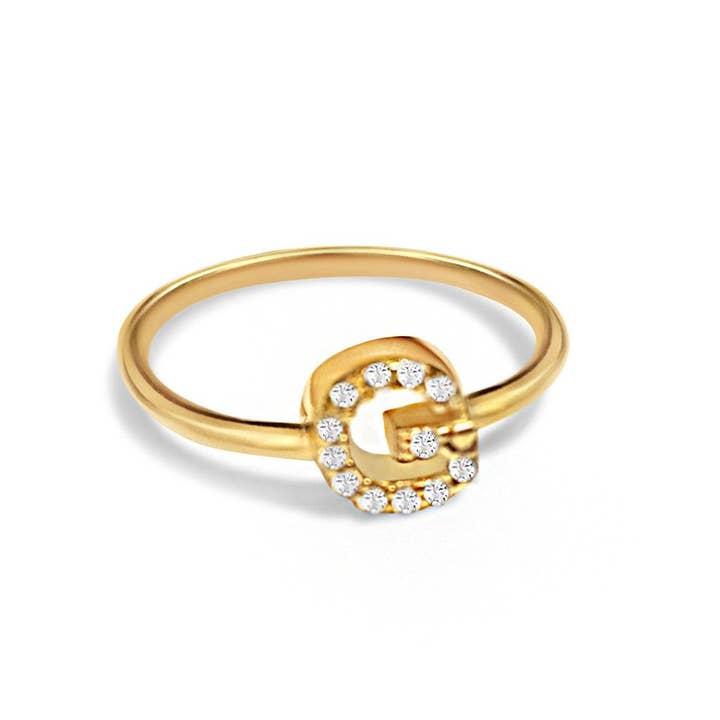 Bague Initiale Amara en Or Massif pour la vente par Anna Lou of London