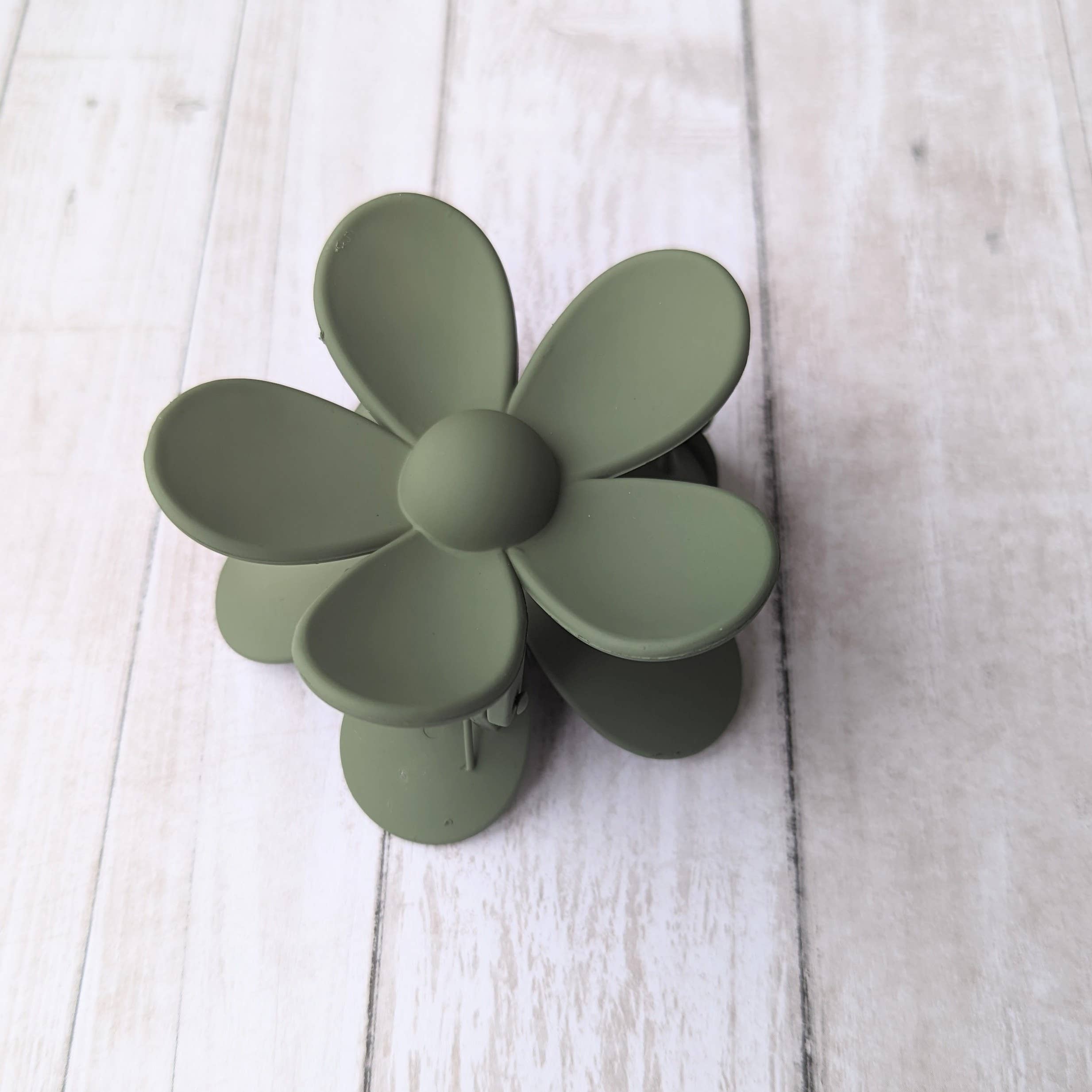 iconic mi - Wholesale Hair Clip - Women's - Daisy Flower Matt Hair Accessory Claw Clip 3"11