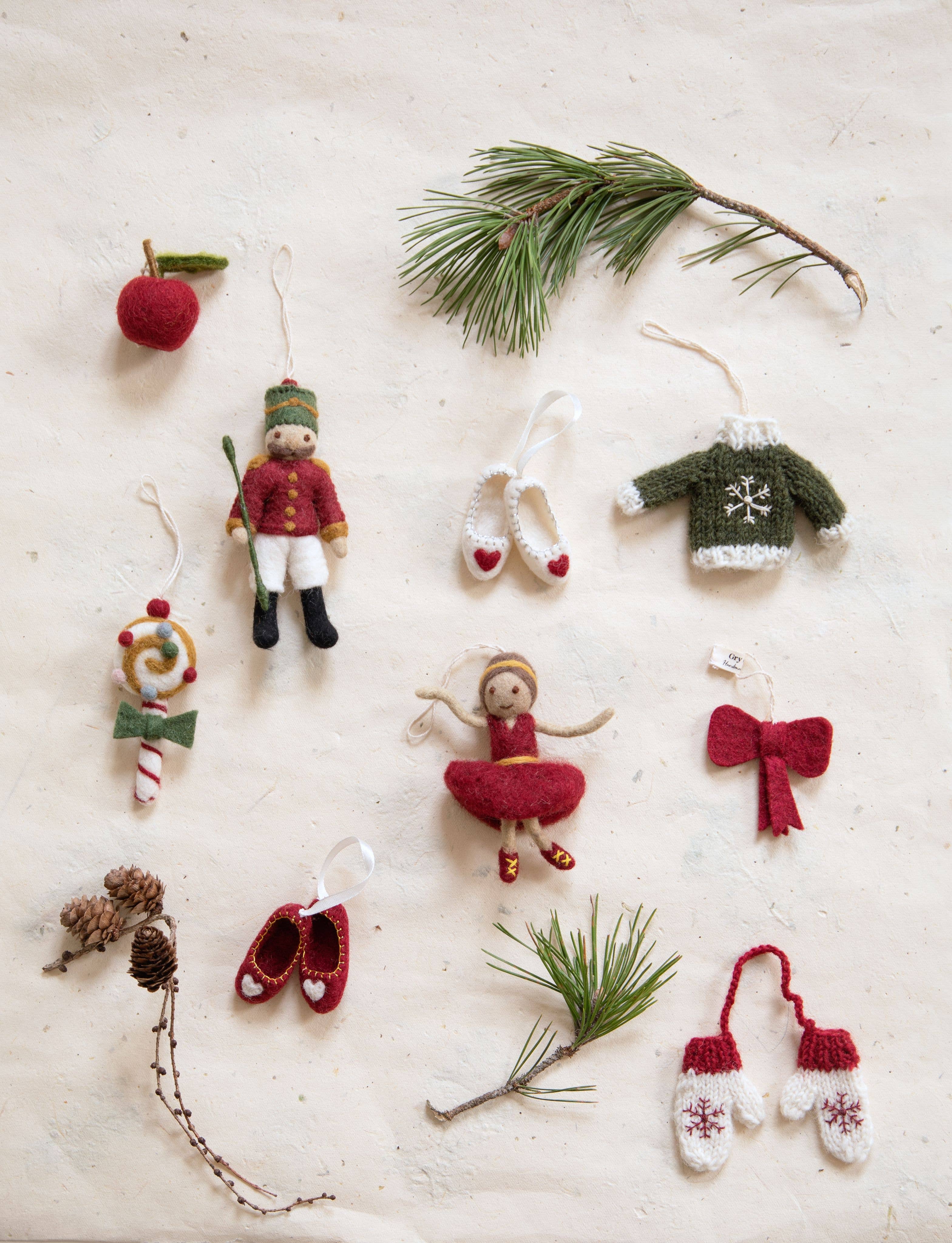 Gry and Sif - Wholesale Ornament - Nut Cracker w/Red Jacket & Green Hat1