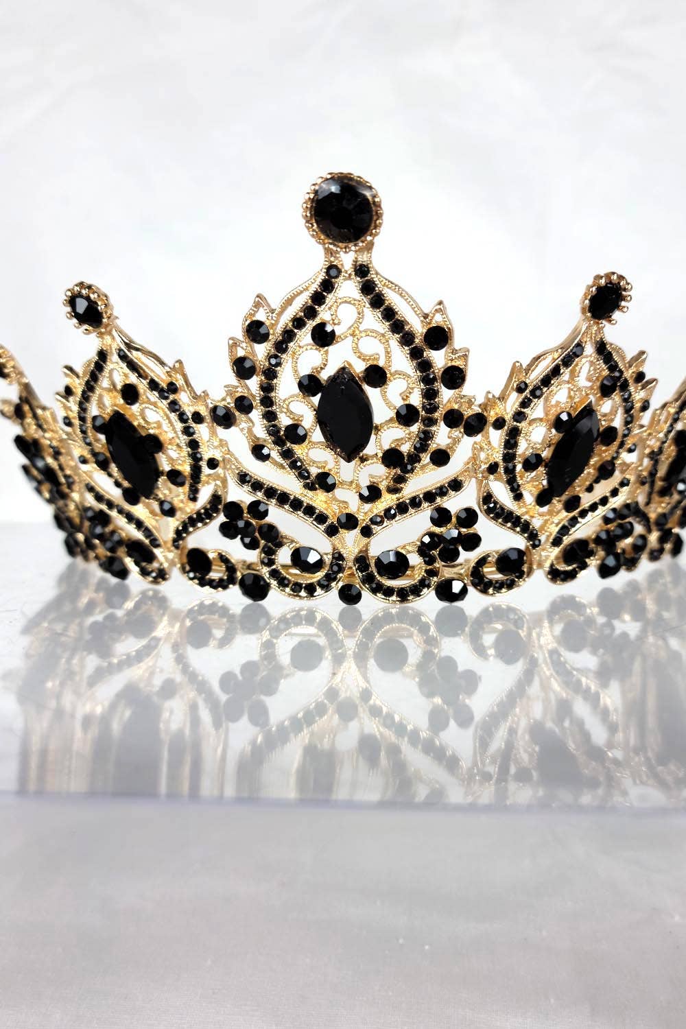 Chicas - Wholesale Tiara - Women's - One Size Fits All Tiara With Jewels HT93318