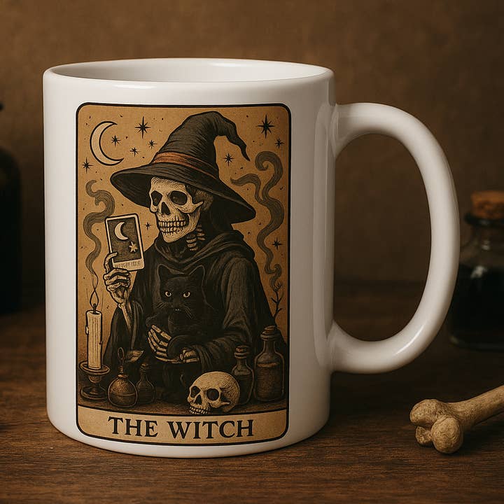 Die Hexenskelett-Tarotkarten-Kaffeetasse für den Großhandel von BellaJae Creations & Co.