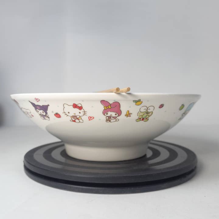 Silver Buffalo - Wholesale Bowl - Hello Kitty 30oz Ceramic Ramen Bowl with Chopsticks5