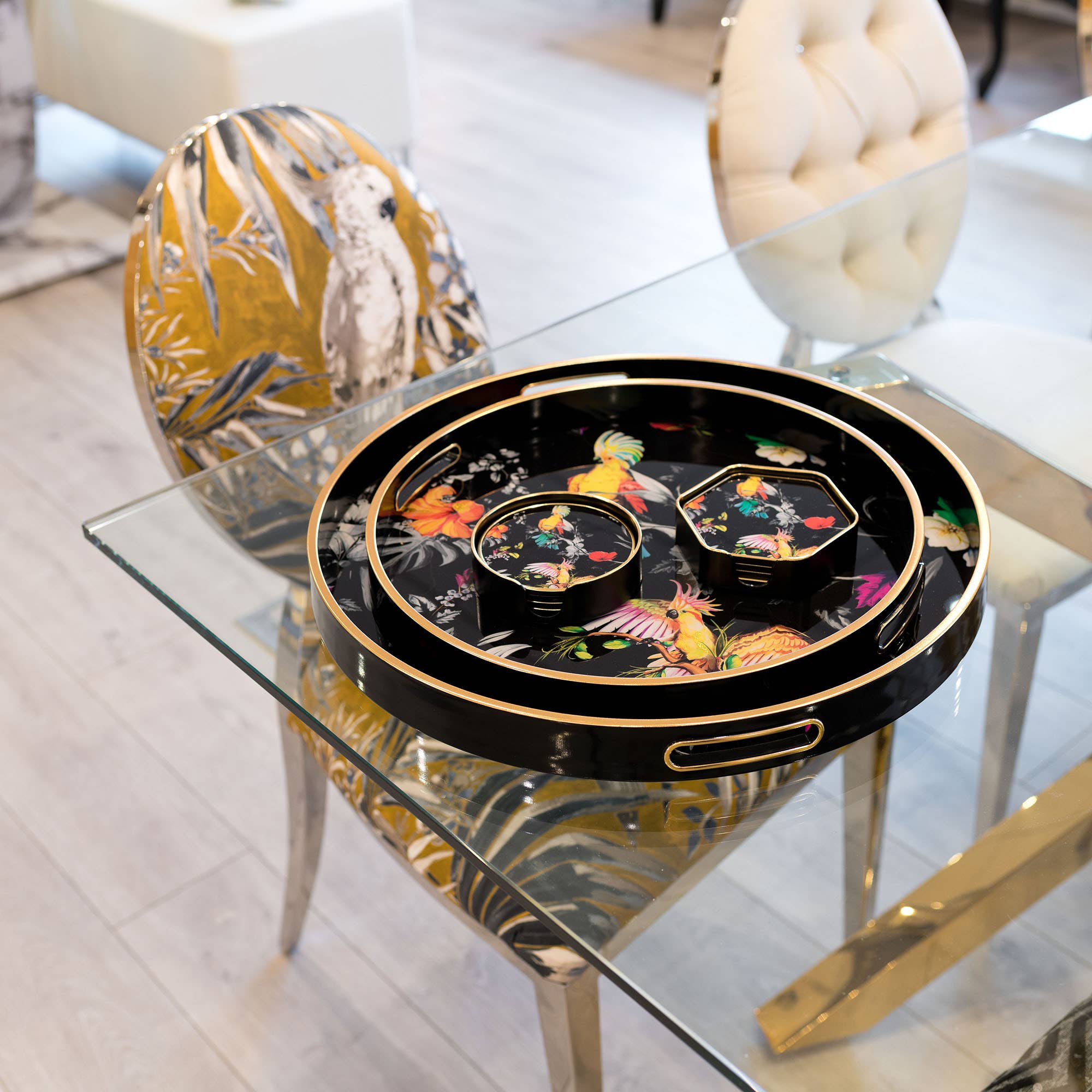 Febland – wholesale Decorative tray – Circular Tray Set With Parrot Design1
