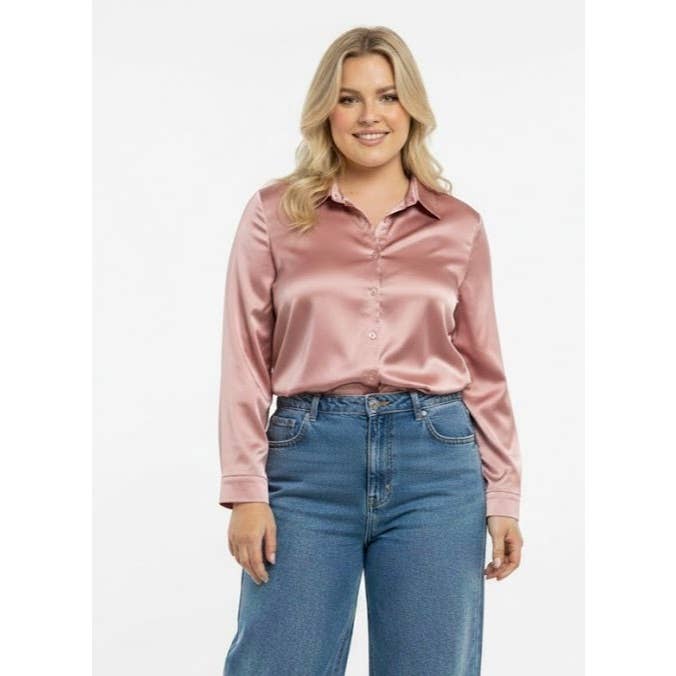 Plusstorlek satängblus med krage, knäppning framtill, långärmad, rynkad i sidan för wholesale av Curve Market