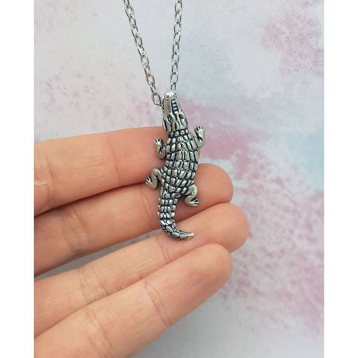 The Sparkling Pebble - Venta al por mayor Collares con colgantes/abalorios - Colgante de cocodrilo