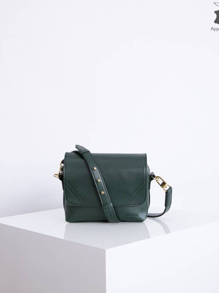 nuuwaï - Vegan Crossbody Bag - ELLI emerald green for wholesale by nuuwaï