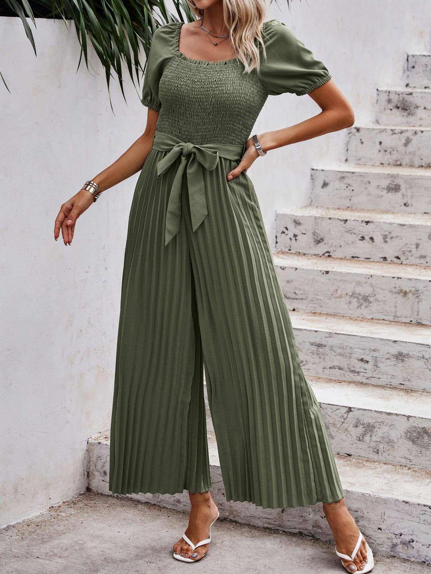 eLook – Großhandel Jumpsuit – Damen – SZ1-J6243 Gemusterter, plissierter Jumpsuit mit Gürtel20