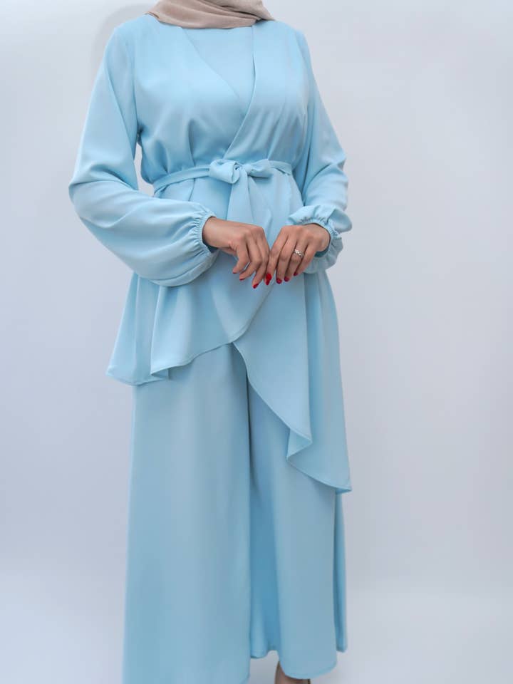 Two-Piece Set with Wide Pants and Asymmetric Top for wholesale by SAIS Fashion