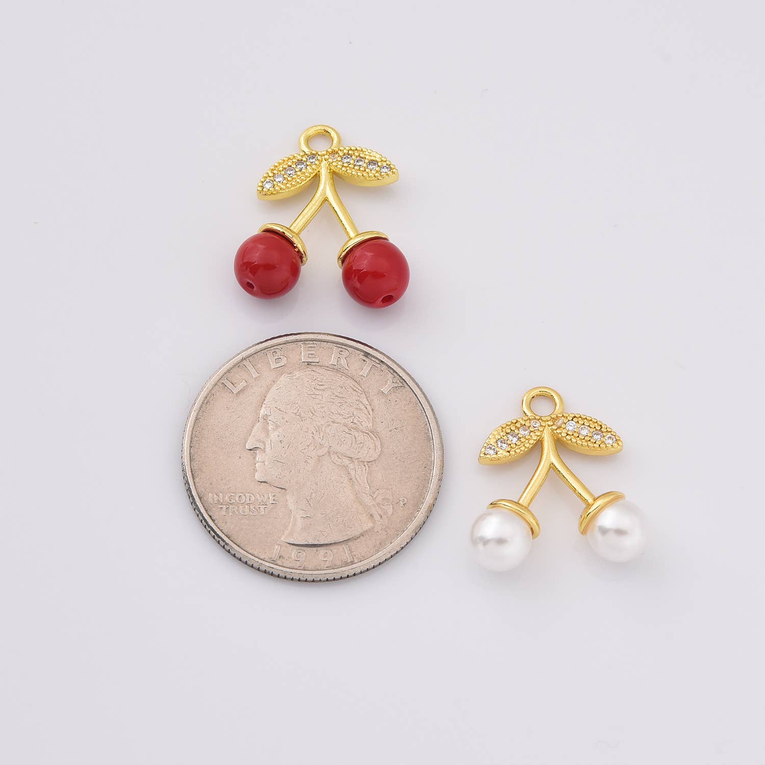 findings4uGem - Vente Colliers à pendentif - Pendentif Charme Fruit en Or Rempli Rouge Cerise et Perle, CP22181