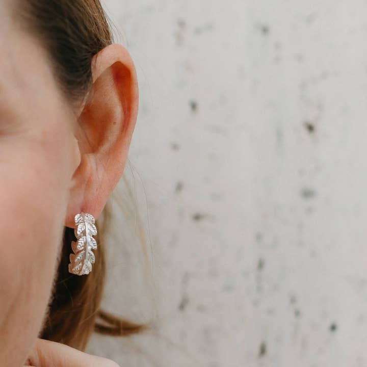 Liz 14 karaat vergulde oorringen voor wholesale door Laura Elizabeth