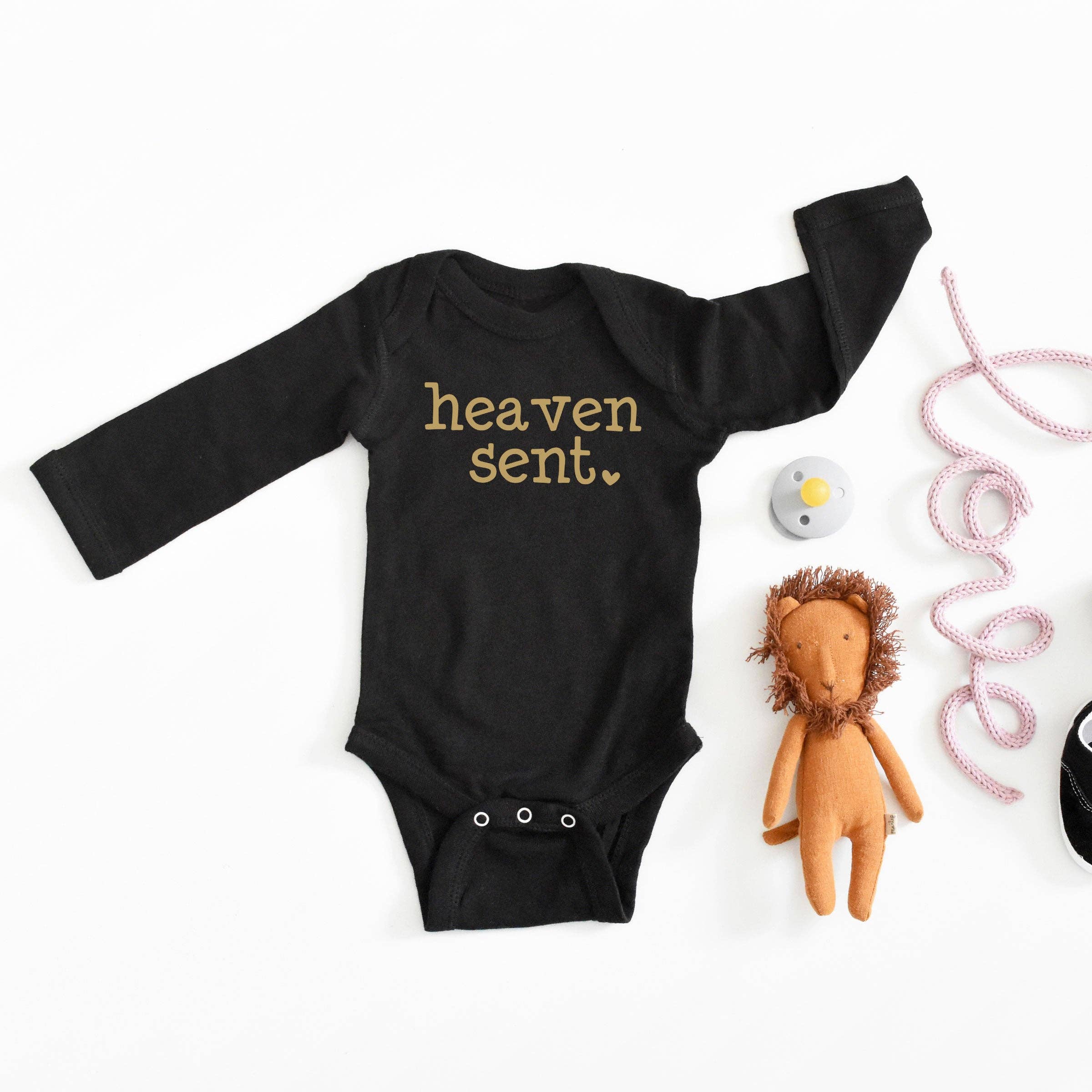 The Juniper Shop Wholesale - Vente Body (sans pieds) – bébé - Heaven Sent Heart | Onesie à manches longues pour bébé1