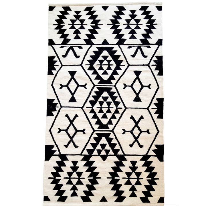 Tapis Kilim tissé à la main Western Black pour la vente par Mumo Toronto Inc