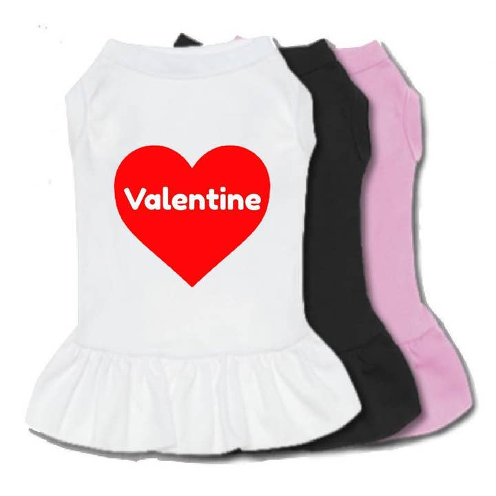 Robe pour chien Valentine Heart pour la vente par The Honest Dog Company