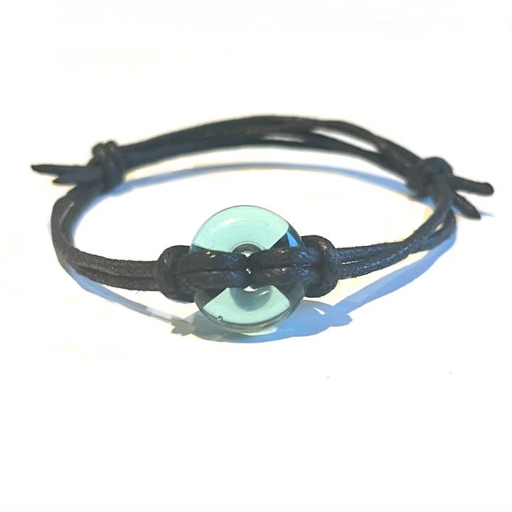 Cuentas de Botella de Whisky Reciclada en Pulsera de Algodón Encerado para venta al por mayor de Helen Chalmers