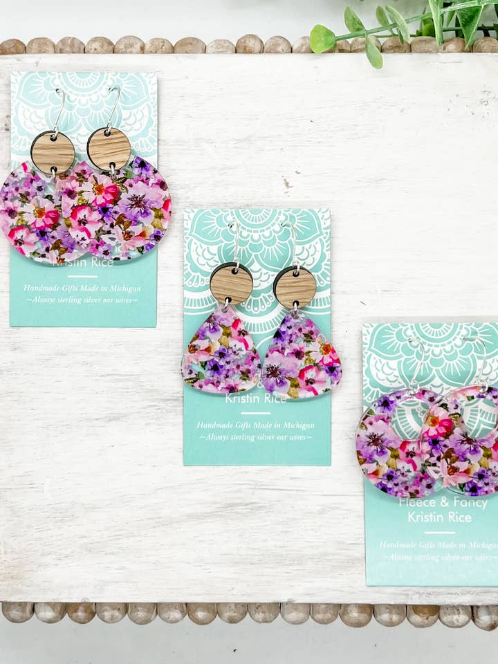 Handgjorda sommarträdgård akryl örhängen för wholesale av Fleece & Fancy