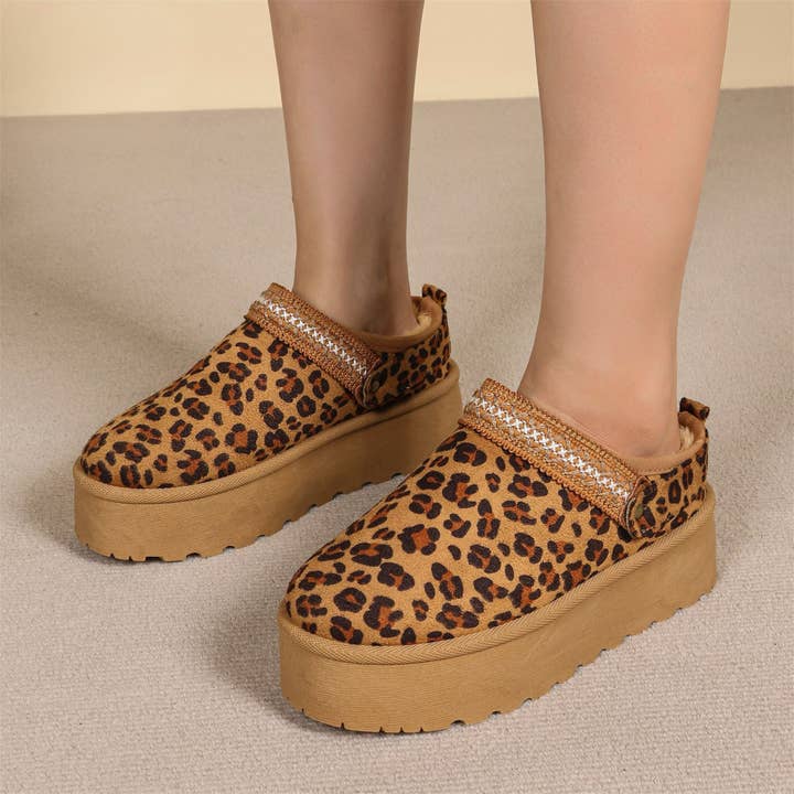 No Doubt Shoes – wholesale Slippers – Women's – FAUX FURR LINED STITCH DETAIL COZY CHUNKY PLATFORM MULES2