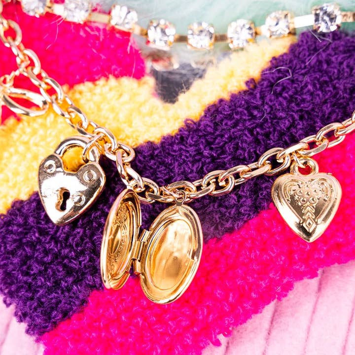 Wholesale Accessory Market - Wholesale Purse/Bag Accessory - Women's - Crystal Avenue Hearts A Plenty Goldtone & Crystal Handbag Chain1